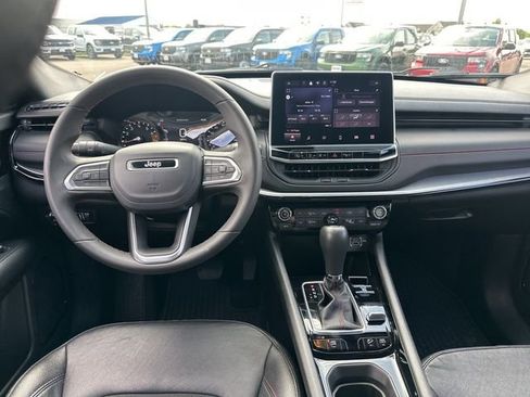 Used 2024 Jeep Compass Trailhawk image 25