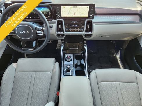 Certified 2024 Kia Sorento SX Prestige AWD/4WD image 16