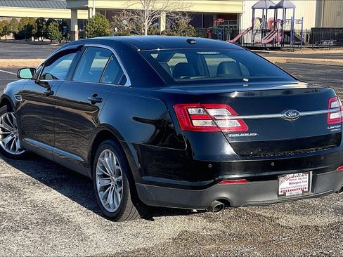 Used 2018 Ford Taurus Limited image 3