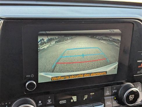 Used 2023 Toyota Highlander XLE image 27