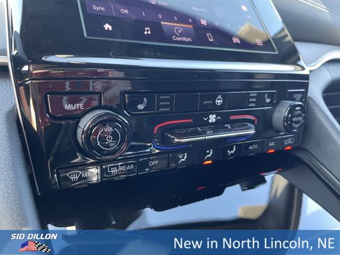 New 2025 Jeep Grand Cherokee Altitude image 10