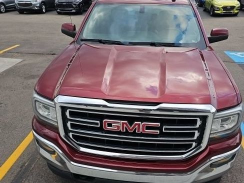 Used 2017 GMC Sierra 1500 SLE w/ SLE Value Package AWD/4WD image 2