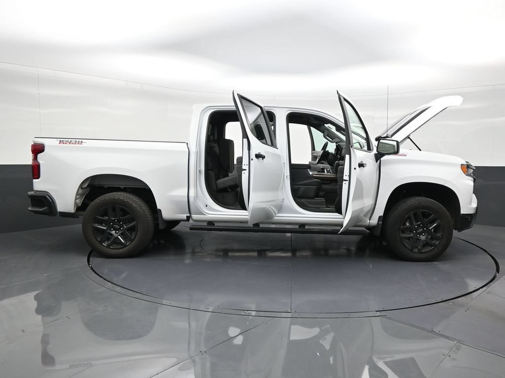 Used 2025 Chevrolet Silverado 1500 LT Trail Boss w/ Convenience Package II AWD/4WD image 29