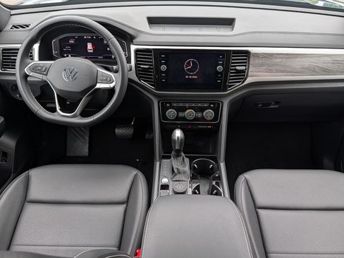Certified 2023 Volkswagen Atlas Cross Sport SE w/ Panoramic Sunroof Package AWD/4WD image 10