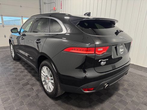 Used 2017 Jaguar F-PACE Prestige image 4
