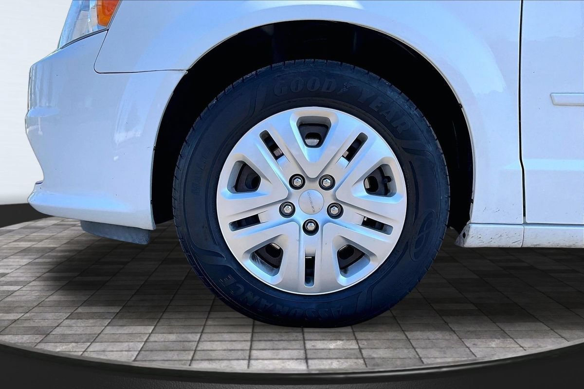 Used 2016 Dodge Grand Caravan SE w/ Quick Order Package 29E SE FWD image 41