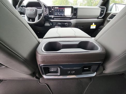 New 2026 GMC Sierra 1500 SLT w/ SLT Premium Package image 32
