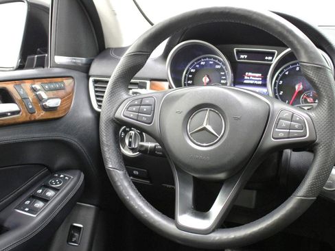 Used 2017 Mercedes-Benz GLE 400 4MATIC image 50