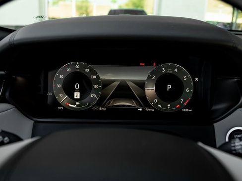 New 2026 Land Rover Range Rover Velar Dynamic SE image 17