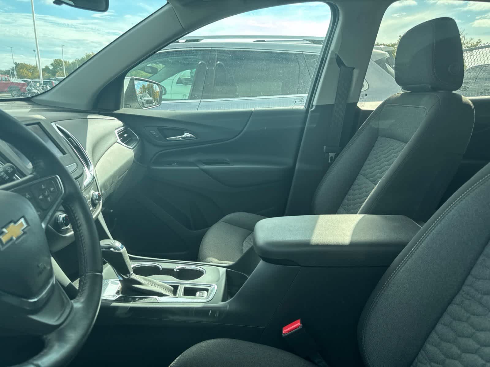 Used 2020 Chevrolet Equinox LT w/ Driver Convenience Package FWD image 5