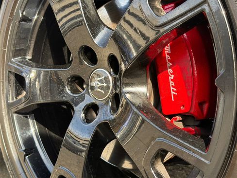 Used 2022 Maserati Levante GT image 6