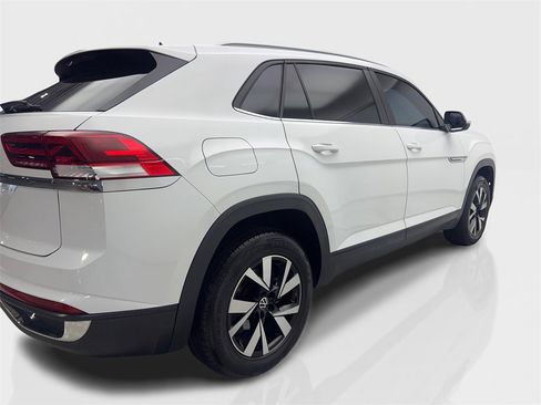 Used 2021 Volkswagen Atlas Cross Sport SE image 17