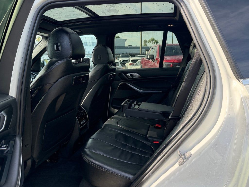 Used 2020 BMW X5 xDrive40i w/ Convenience Package AWD/4WD image 11
