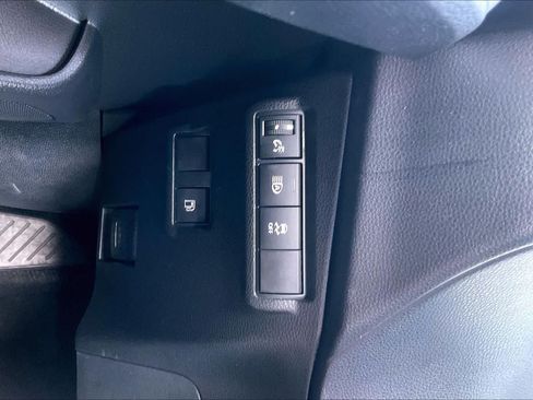 Used 2023 Toyota Corolla Cross AWD Hybrid w/ Moonroof Package image 34