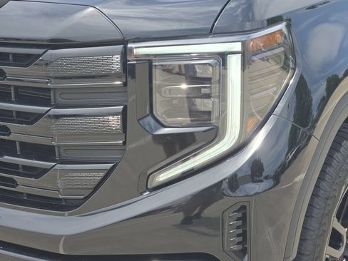 Used 2024 GMC Sierra 1500 Elevation w/ LPO, Elevation Black Package RWD image 10