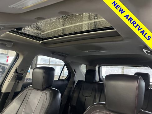 Used 2017 Chevrolet Equinox Premier w/ Enhanced Convenience Package image 4