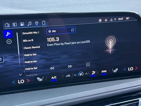 Used 2026 Chevrolet Traverse LT w/ Midnight/Sport Edition image 26