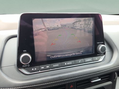 Used 2021 Nissan Rogue S AWD/4WD image 19
