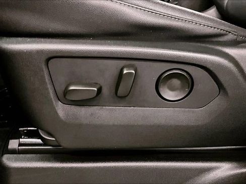 Used 2023 Chevrolet Tahoe LT image 32