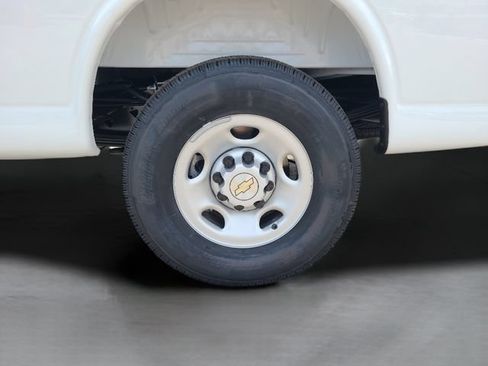 New 2026 Chevrolet Express 2500 w/ Driver Convenience Package RWD image 29