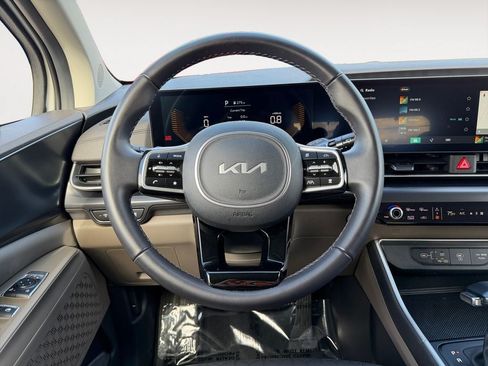 Used 2026 Kia Carnival FWD image 13