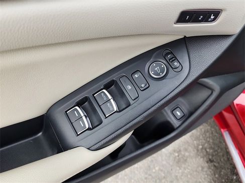 Used 2022 Honda Accord Touring image 11