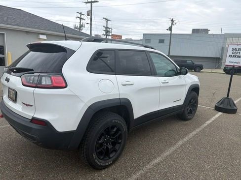 Used 2020 Jeep Cherokee Trailhawk w/ Cold Weather Group AWD/4WD image 5