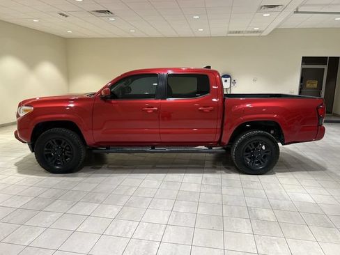 Used 2022 Toyota Tacoma SR w/ SR Convenience Package RWD image 2