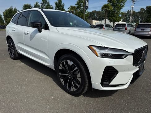 New 2026 Volvo XC60 T8 Plus w/ Climate Package AWD/4WD image 8