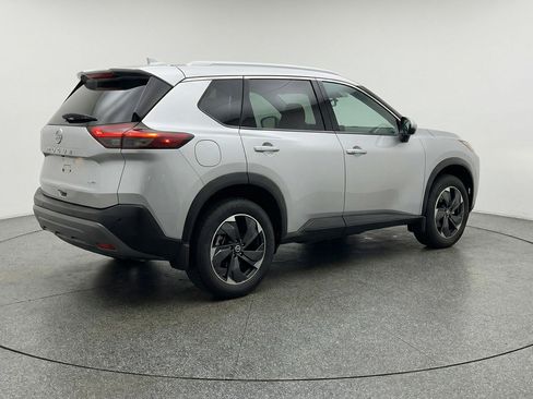 Used 2025 Nissan Rogue SV FWD image 9