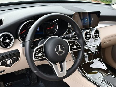 Used 2022 Mercedes-Benz GLC 300 image 12