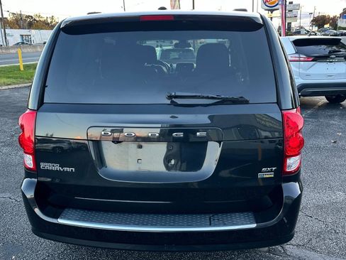 Used 2019 Dodge Grand Caravan SXT image 6