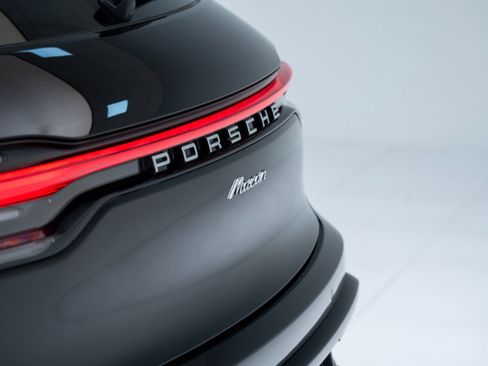 Certified 2026 Porsche Macan AWD/4WD image 14