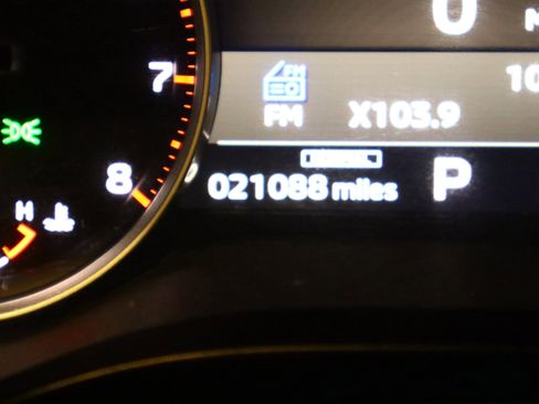 Used 2024 Mitsubishi Outlander SE image 14