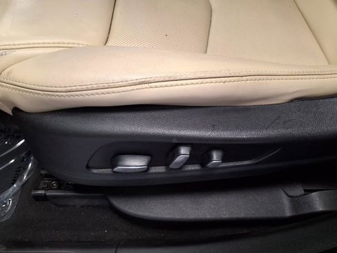 Used 2019 Cadillac XT5 Luxury FWD image 22