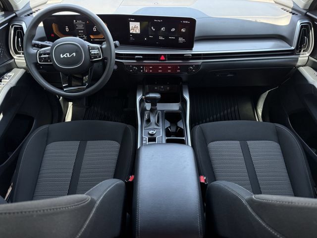 Used 2025 Kia Sorento LX FWD image 10