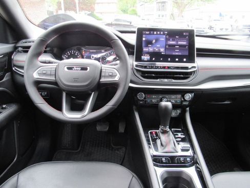 Used 2026 Jeep Compass Trailhawk AWD/4WD image 5