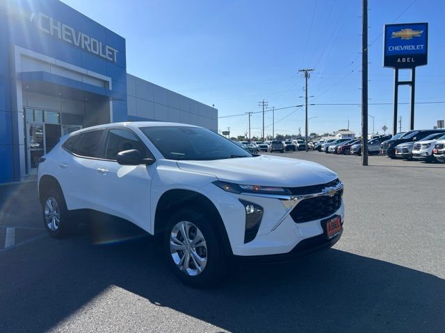 Used 2024 Chevrolet Trax LS FWD image 3