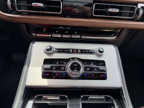 Used 2023 Lincoln Aviator Reserve w/ Equipment Group 201A AWD/4WD image 21