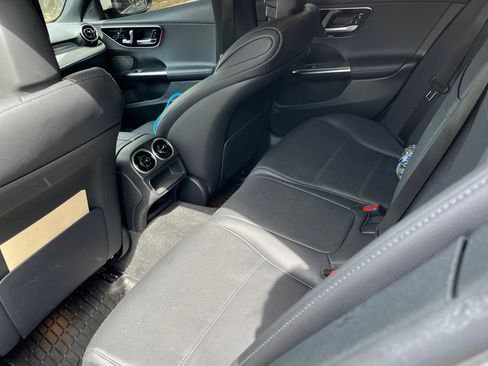 Used 2023 Mercedes-Benz C 300 Sedan image 10