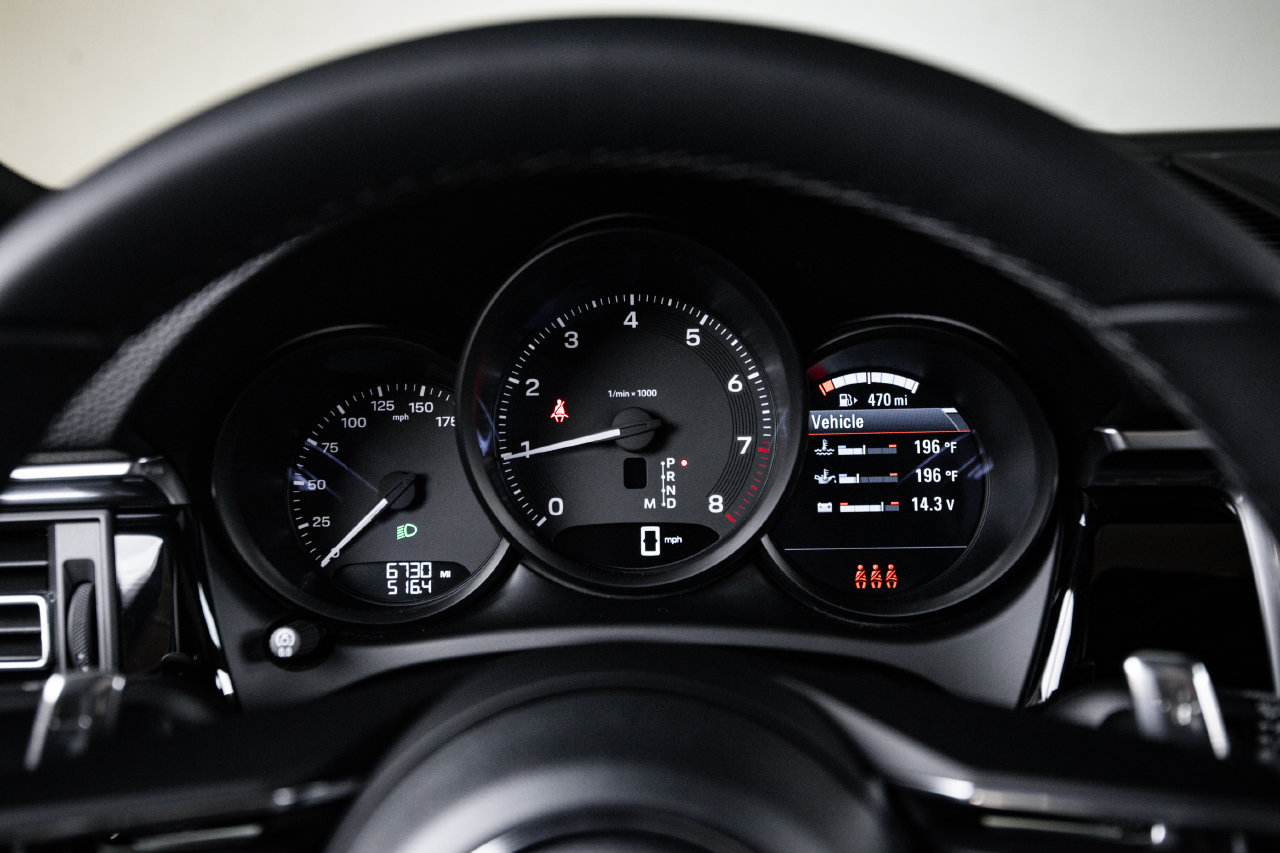 Certified 2026 Porsche Macan AWD/4WD image 15