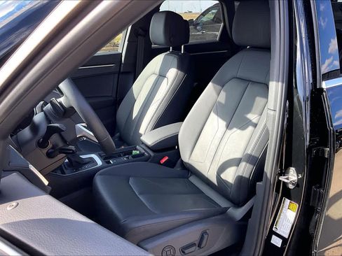 Certified 2025 Audi Q3 2.0T Premium w/ Convenience Package image 7