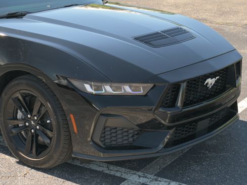 Used 2024 Ford Mustang GT RWD image 29
