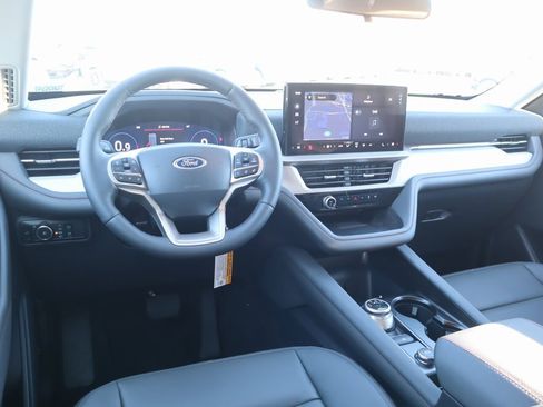 New 2026 Ford Explorer Active w/ Active Comfort Package image 2