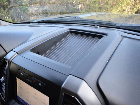 Used 2020 Ford F150 XLT image 37