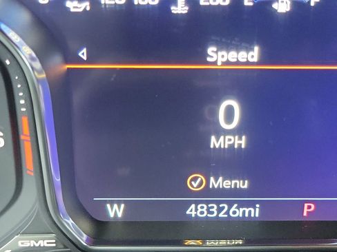 Used 2021 GMC Yukon Denali w/ Denali Premium Package image 17