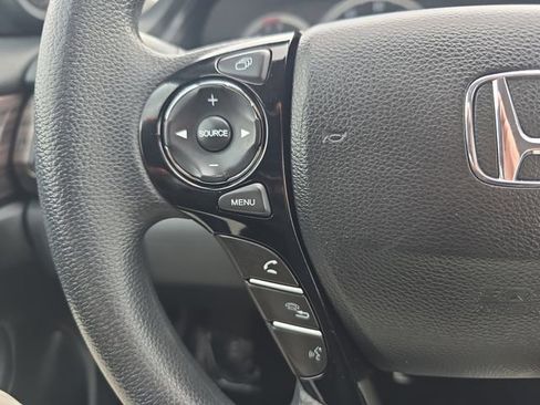 Used 2016 Honda Accord EX image 19