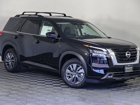 New 2025 Nissan Pathfinder SV image 1