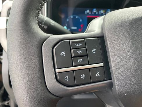 Used 2025 Ford F350 Lariat w/ Chrome Package image 18