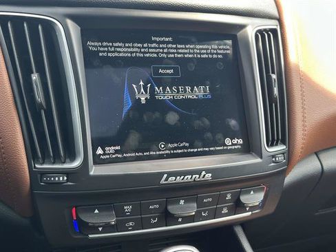 Used 2020 Maserati Levante AWD/4WD image 42